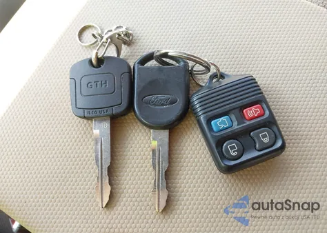 2009 Ford Escape Xlt z USA, uszkodzony, nr VIN 1FMCU93G79KB53969